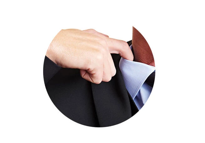 Drückender Hemdkragen Mechanische Reize bei Dermatitis